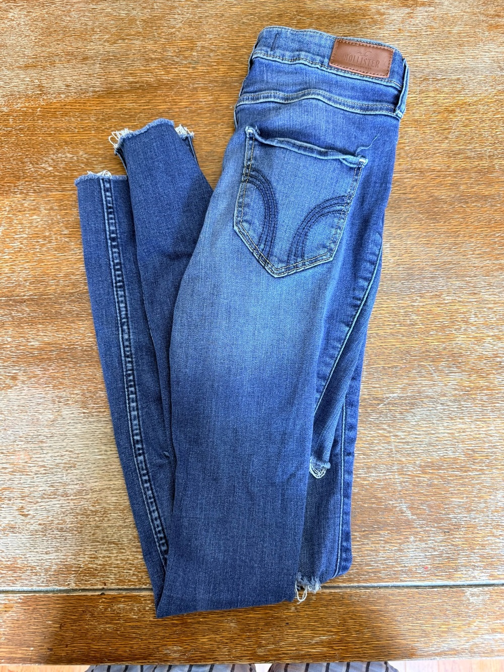Hollister Women's Skinny Jeans in Medium Blue Wash